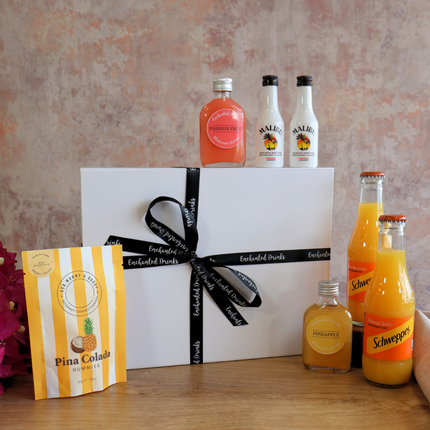 malibu gift set with 2 malibu miniatures, 2 flavoured shimmer syrups for drinks